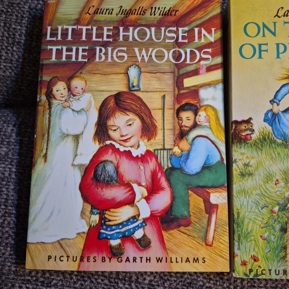 Laura Ingalls Wilder Little House in the Big Woods/On the Banks of Plum Creek